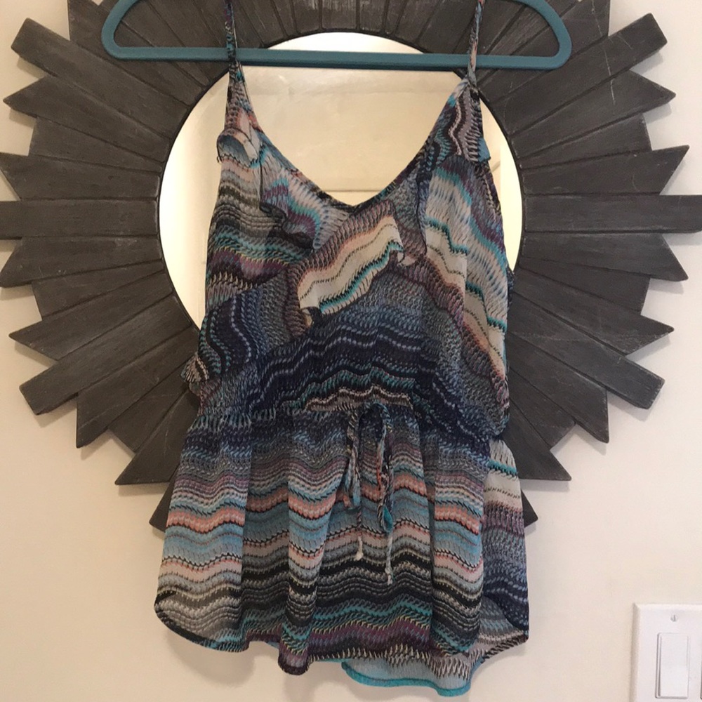 Multicolor top with tie waist and ruffle detail